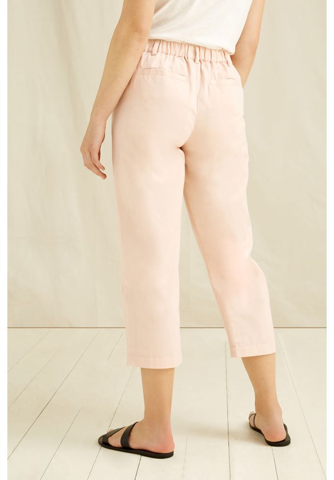 anwen-cropped-trousers-in-pink-5d00a44c7d5c_koko